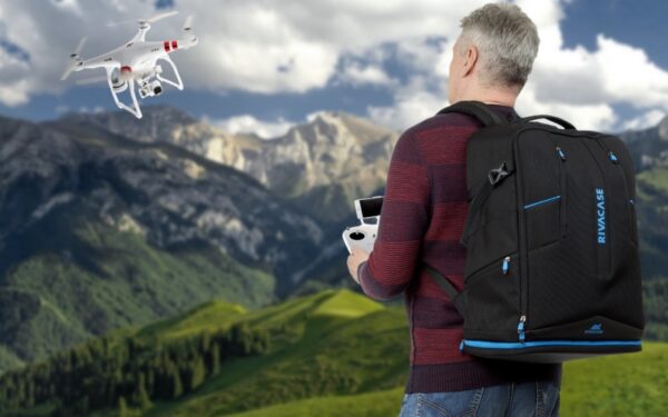 RivaCase nahrbtnik 7890 za DRON in prenosnike do 16 inch - črno moder - Image 3