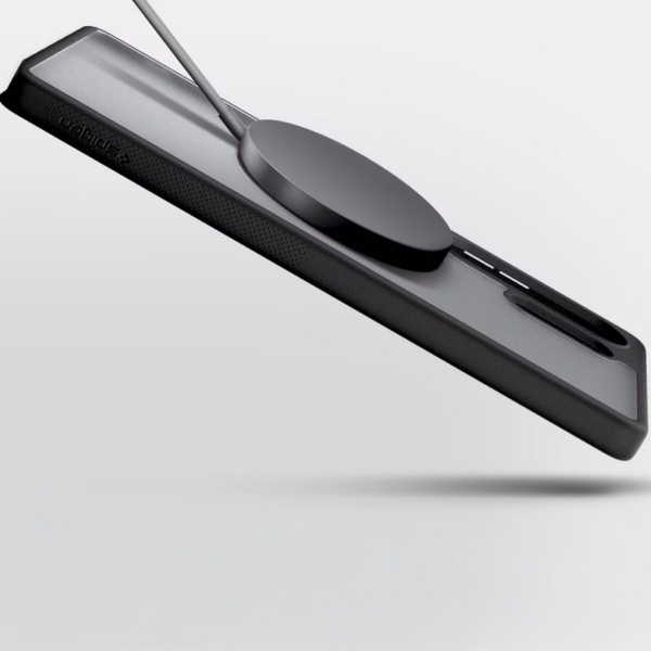 Spigen Capella MagSafe silikonski ovitek za Samsung Galaxy S25 Ultra 5G - črno prozoren - Image 4